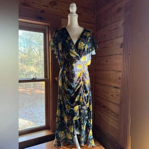 Lucy Paris NWT  Floral Ruched Hi Lo Asymmetrical Midi Flutter Sleeve  size large